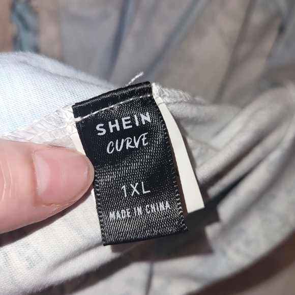 Artic Circle Map Tshirt - Picture 3 of 3